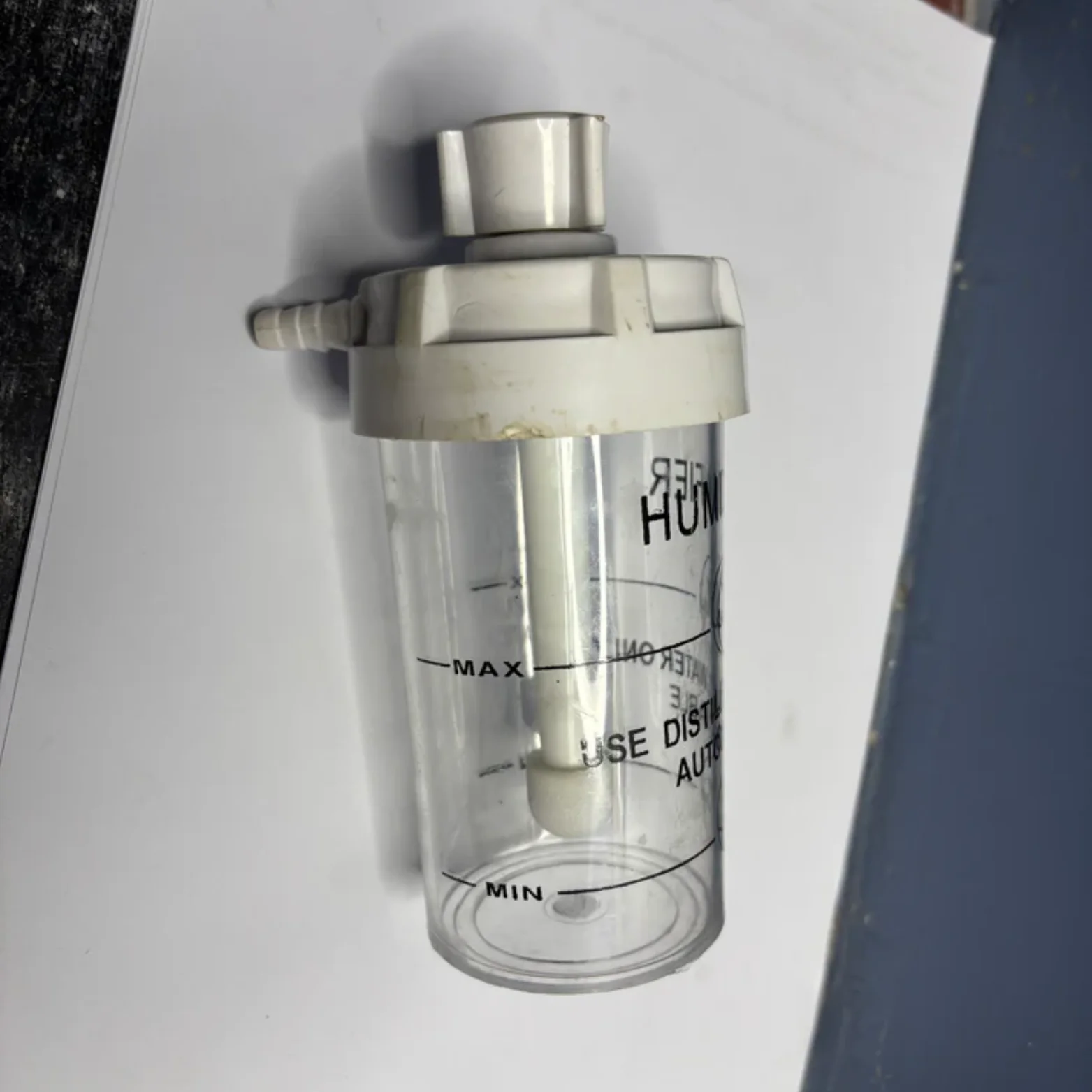 Untitled design (19) Humidifier Bottle for Bullnose Oxygen Cylinder Regulators – Moisture Control for Comfort - Image 1